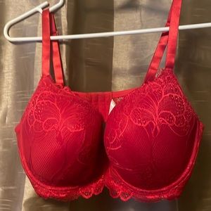 B.LUXE Red Full Figure 38 D Brand New